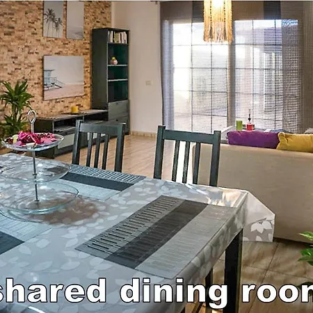 Casa La Sonrisa Shared House Guest house